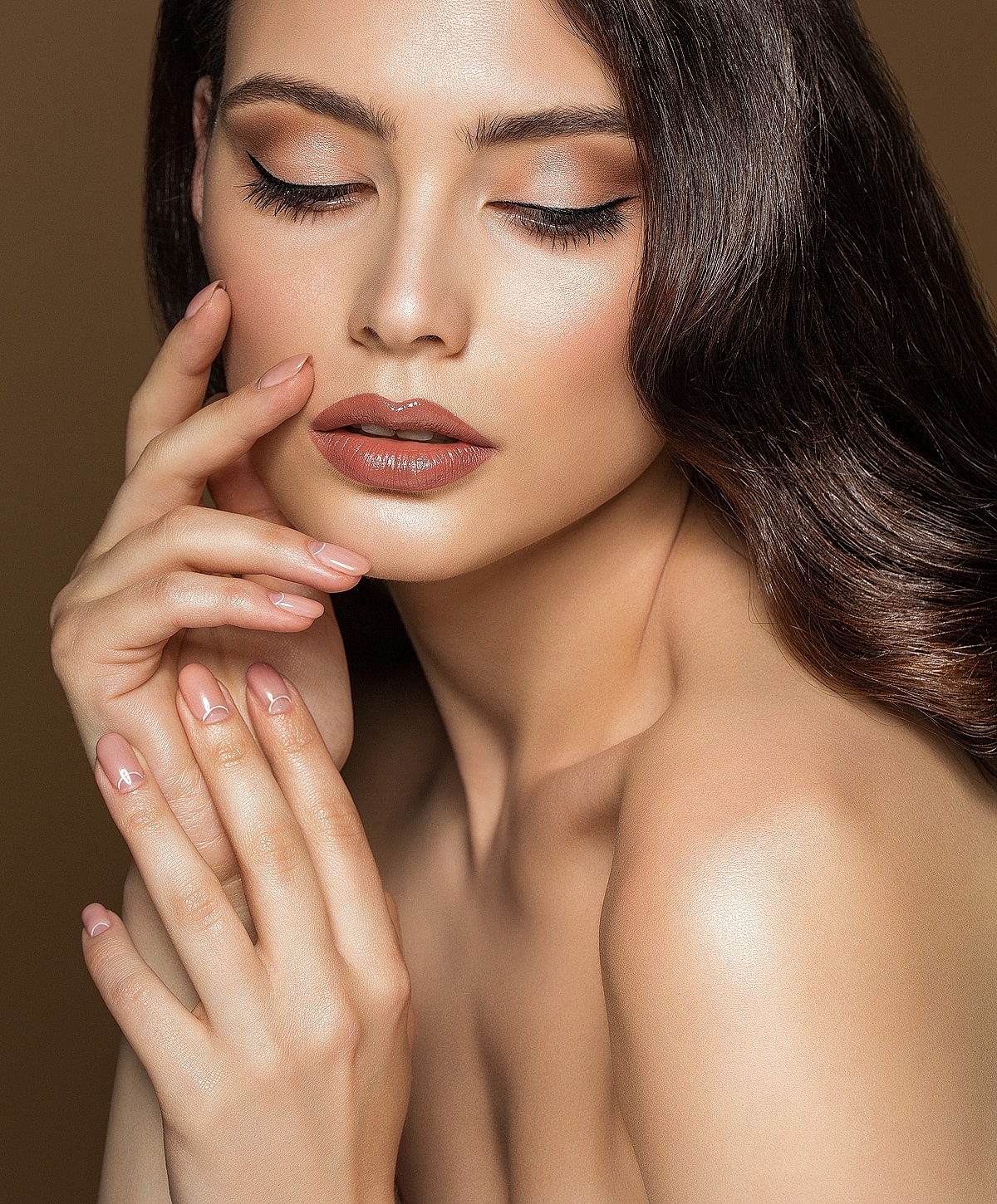 Elegant portrait of a woman with beauty makeup.